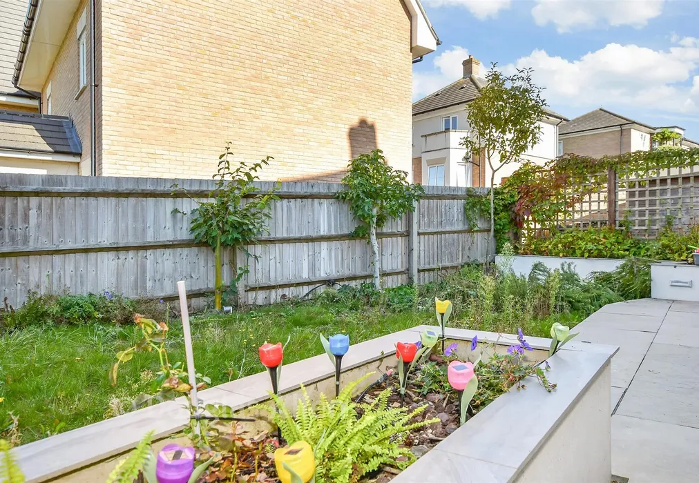 Rear Garden - Buckingham Road, Epping, Essex - Wards of Kent