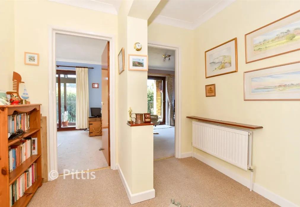 Internal Lifestyle Photograph - Victoria Avenue, Shanklin, Isle of Wight - Wards of Kent