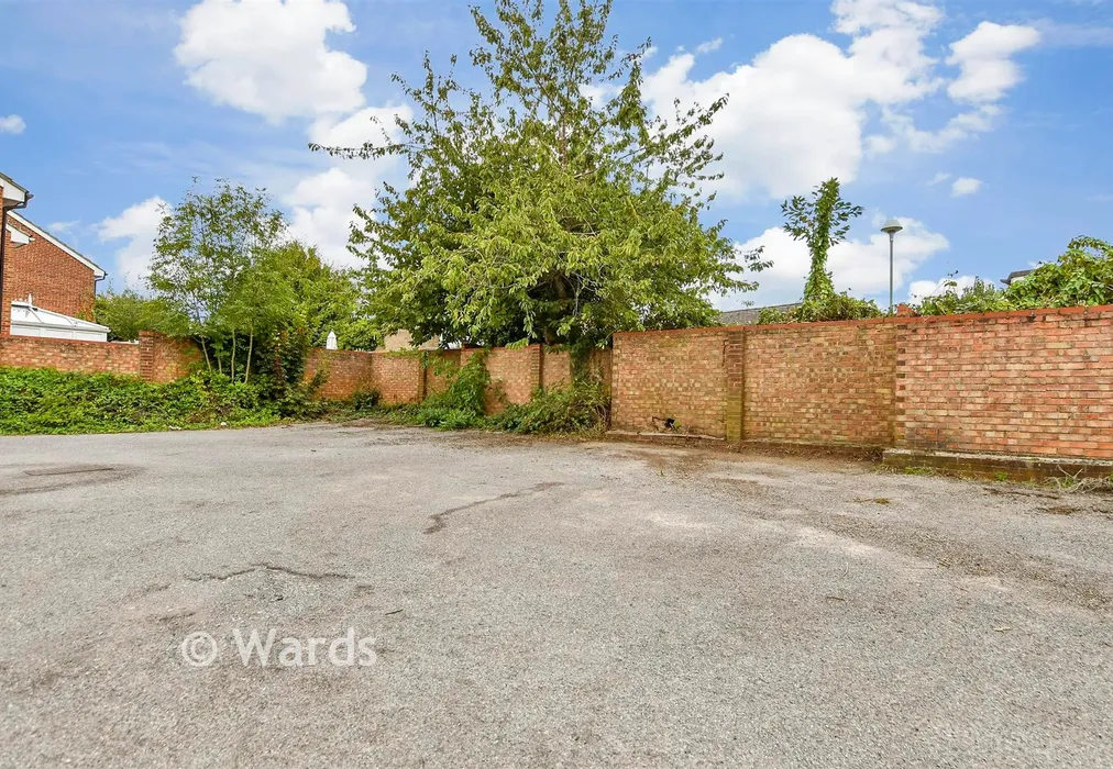 Driveway/Parking - Sherbourne Drive, Barming, Maidstone, Kent - Wards of Kent
