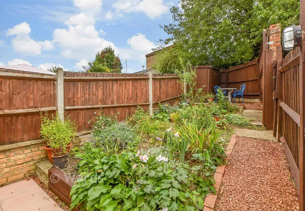 Rear Garden - Sherbourne Drive, Barming, Maidstone, Kent - Wards of Kent
