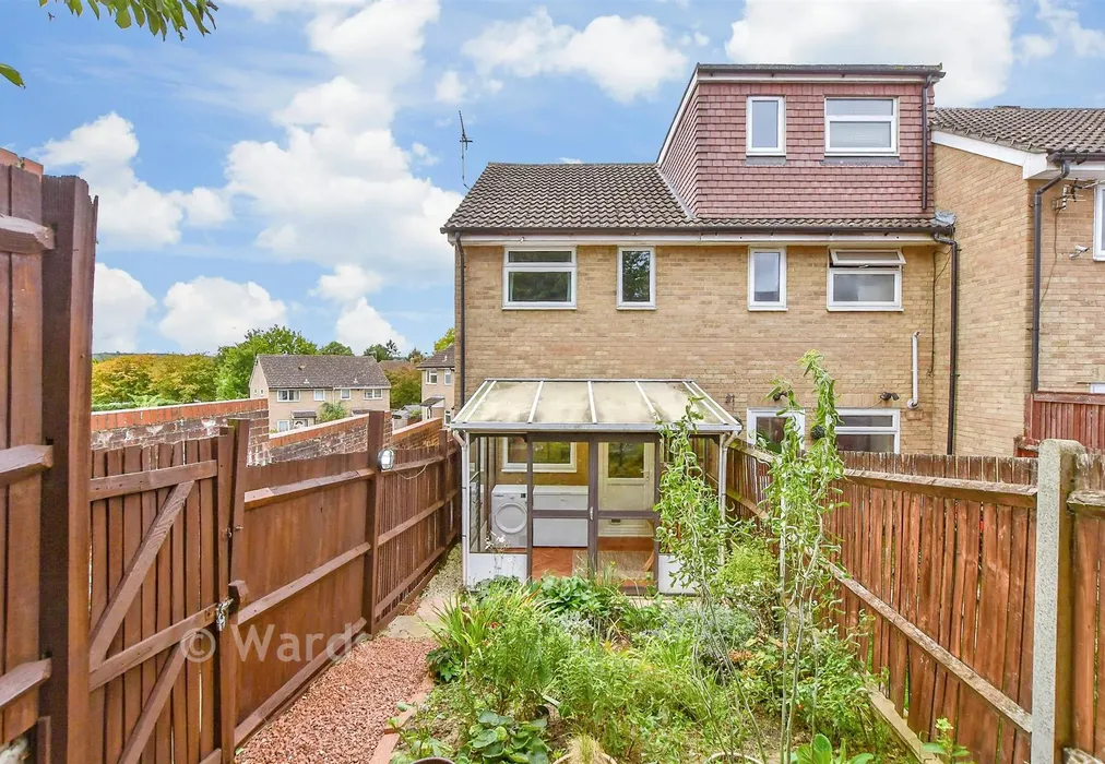 Rear Garden - Sherbourne Drive, Barming, Maidstone, Kent - Wards of Kent