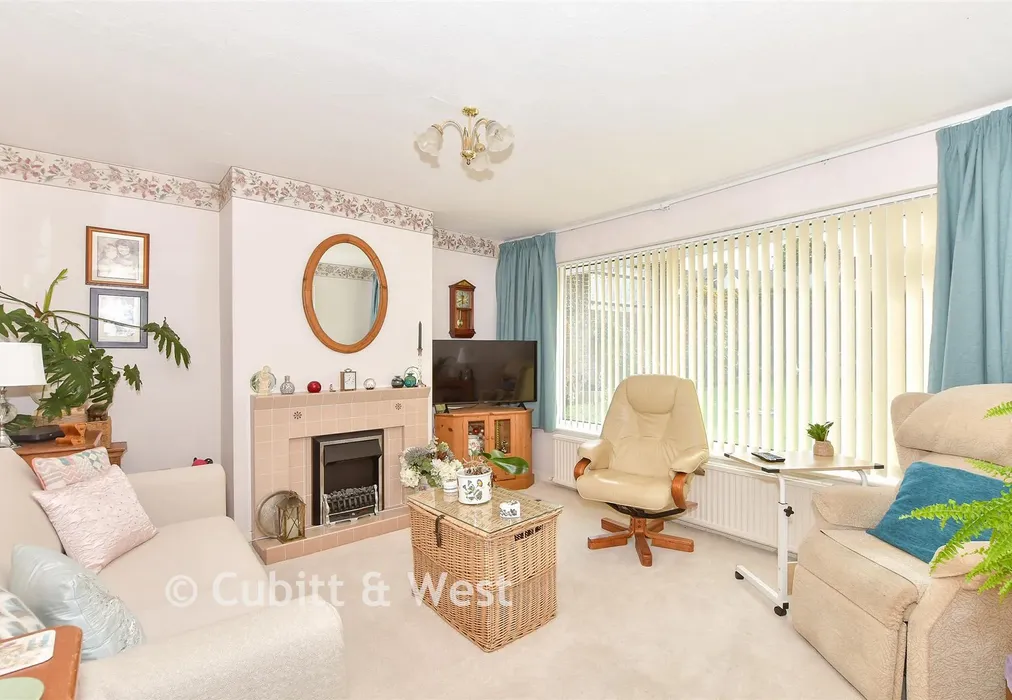 Lounge - Elim Court Gardens, Crowborough, East Sussex - Wards of Kent