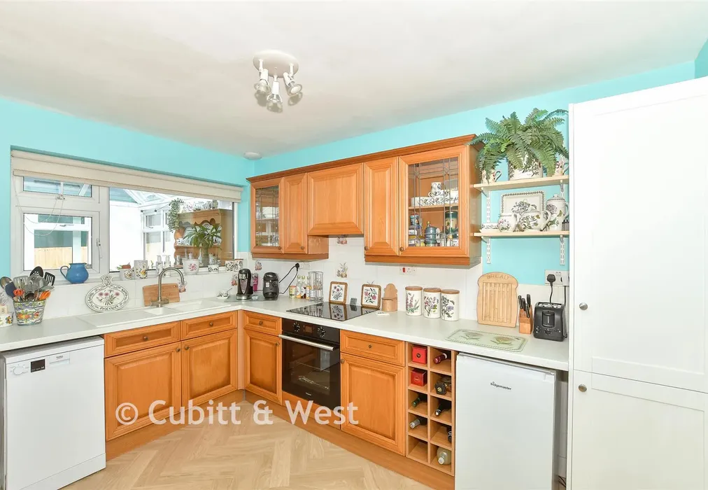 Kitchen - Elim Court Gardens, Crowborough, East Sussex - Wards of Kent