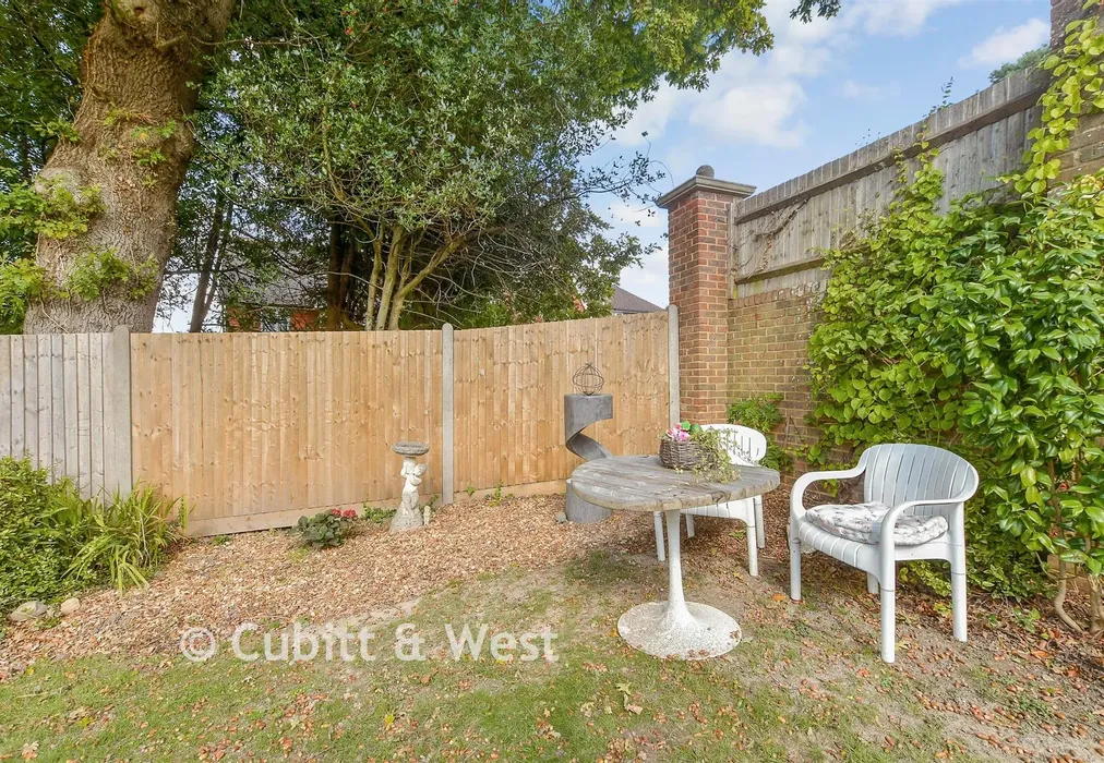 Rear Garden - Elim Court Gardens, Crowborough, East Sussex - Wards of Kent