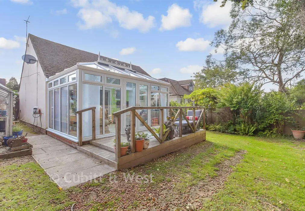 Rear Garden - Elim Court Gardens, Crowborough, East Sussex - Wards of Kent