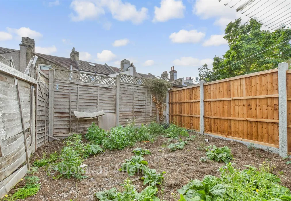 Rear Garden - Cann Hall Road, Leytonstone - Wards of Kent