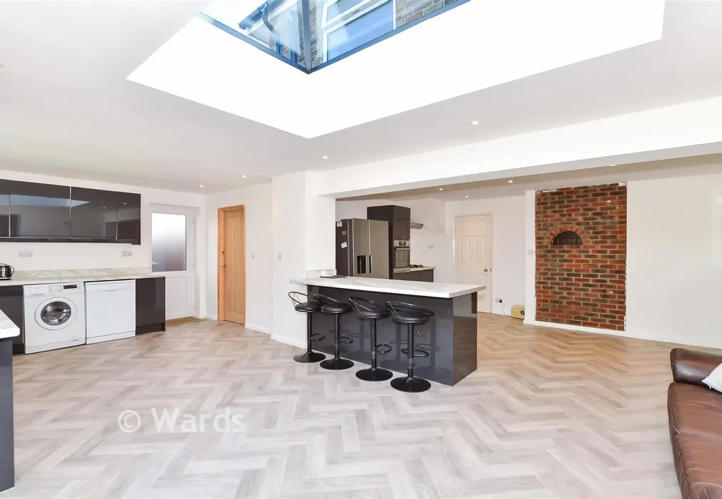 Kitchen - Berwyn Grove, Loose, Maidstone, Kent - Wards of Kent