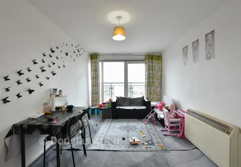 Living Room - Eastern Avenue, Ilford, Essex - Wards of Kent