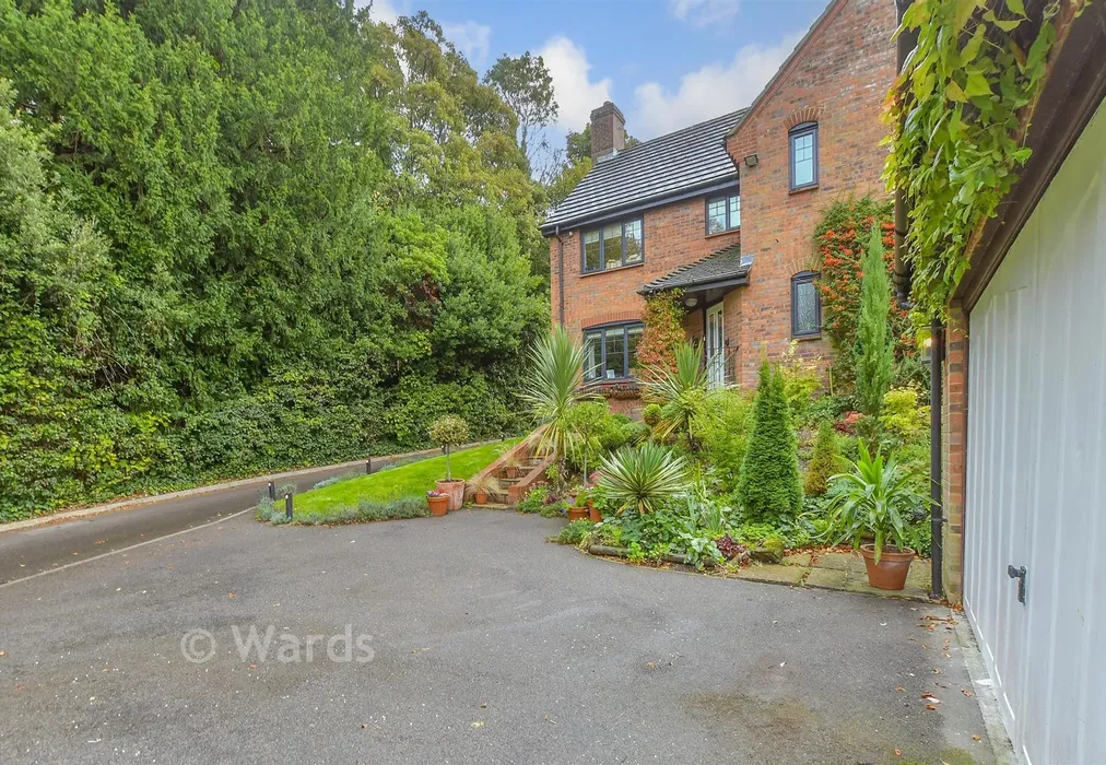 Driveway/Parking - Pharos Drive, Dover, Kent - Wards of Kent