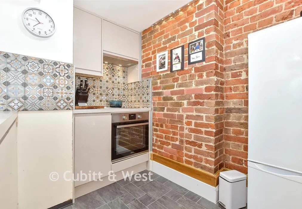 Kitchen - South Terrace, Littlehampton, West Sussex - Wards of Kent