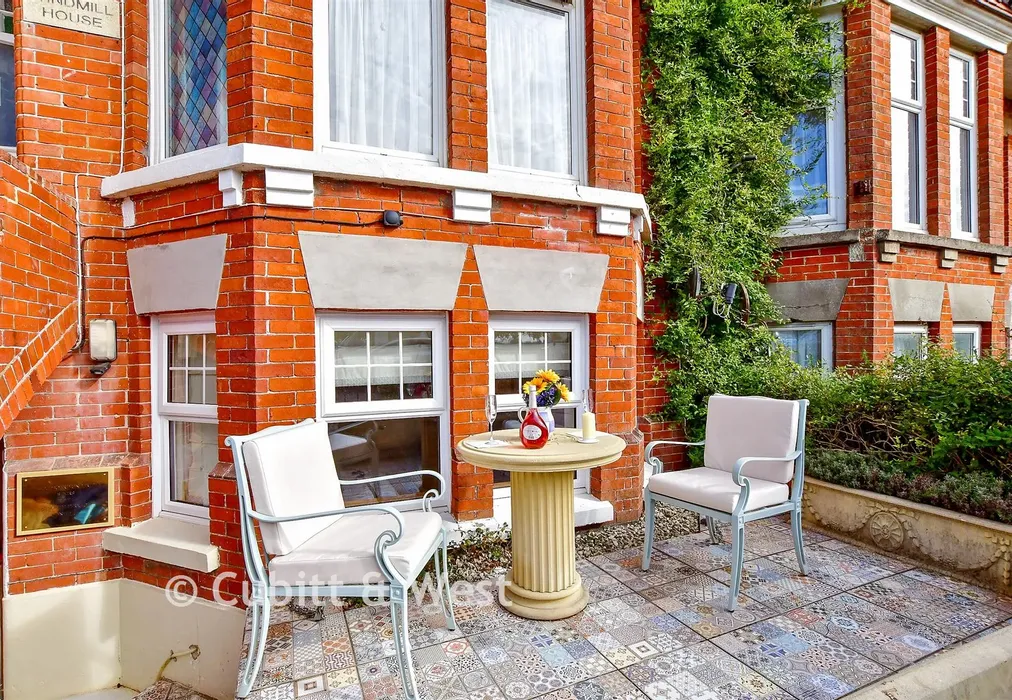 External Lifestyle Photograph - South Terrace, Littlehampton, West Sussex - Wards of Kent