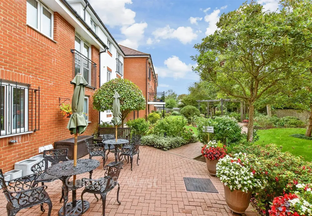 Communal Gardens - Mill Road, Worthing, West Sussex - Wards of Kent