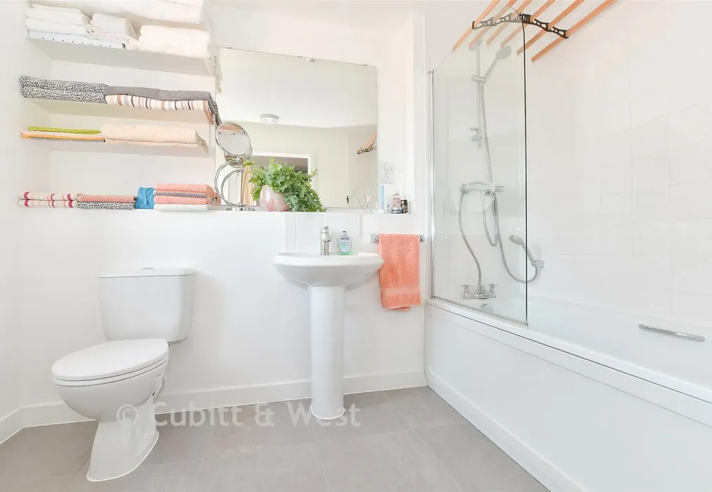 Bathroom - Bramley Vale, Cranleigh, Surrey - Wards of Kent