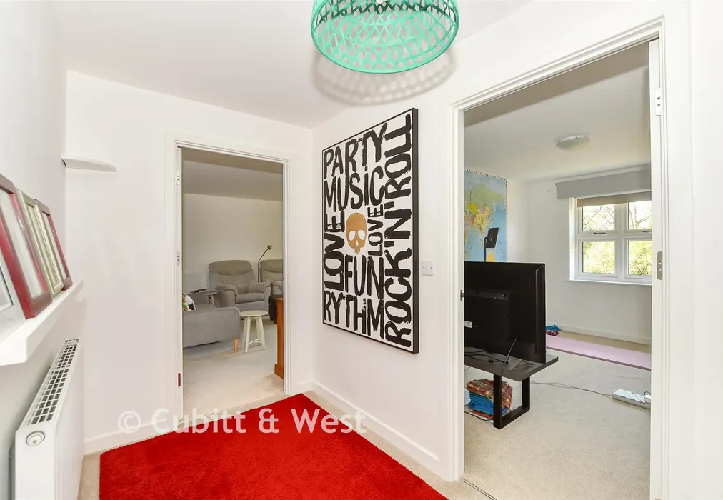 Entrance Hall - Bramley Vale, Cranleigh, Surrey - Wards of Kent