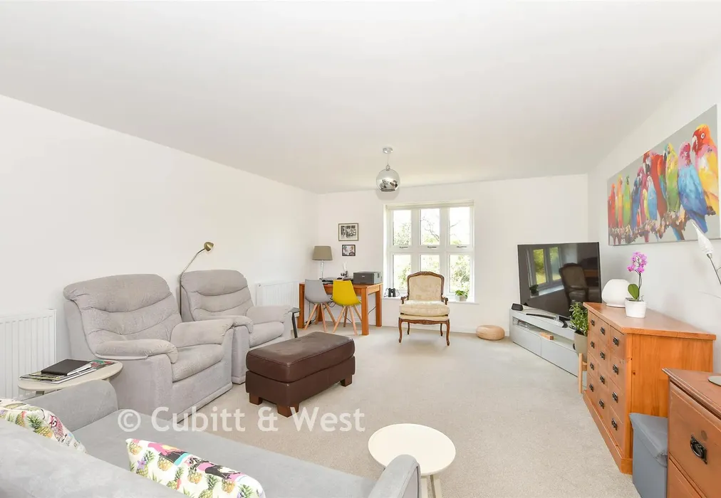 Lounge - Bramley Vale, Cranleigh, Surrey - Wards of Kent