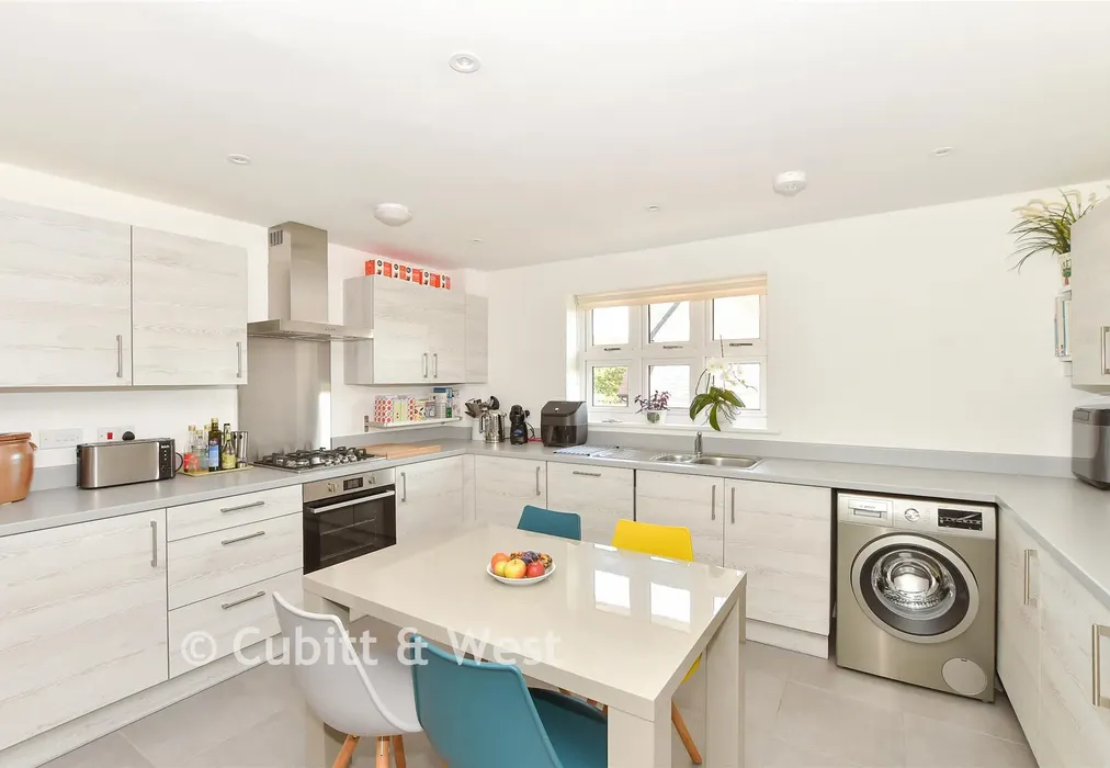 Kitchen - Bramley Vale, Cranleigh, Surrey - Wards of Kent