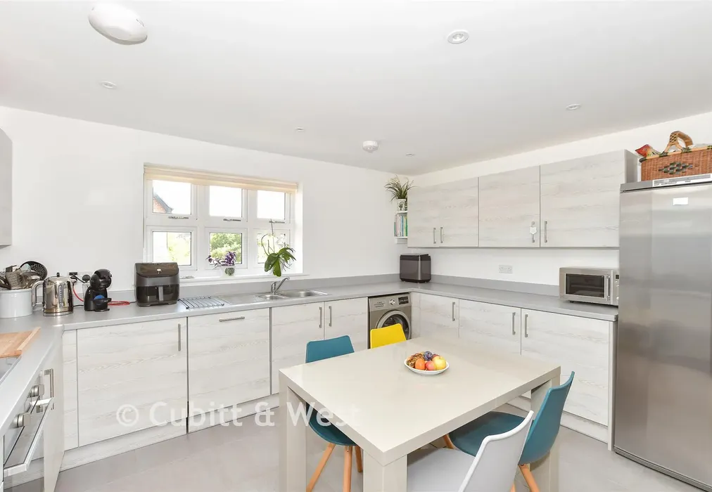 Kitchen - Bramley Vale, Cranleigh, Surrey - Wards of Kent