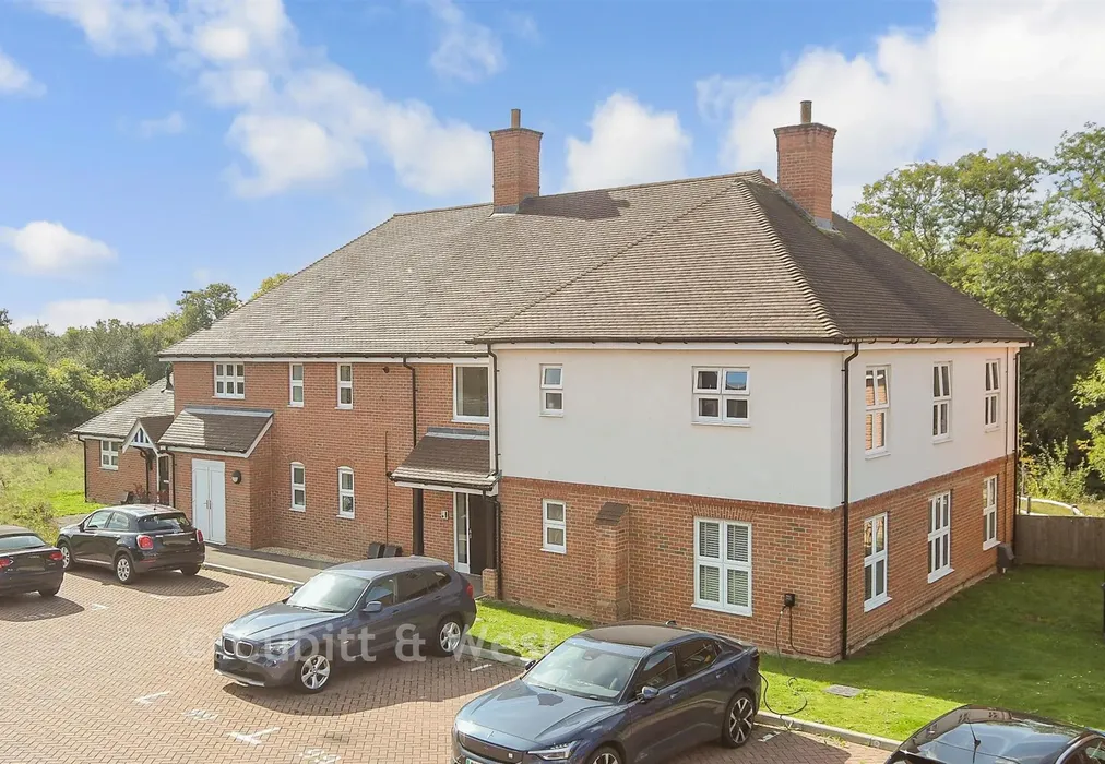Front Web - Bramley Vale, Cranleigh, Surrey - Wards of Kent