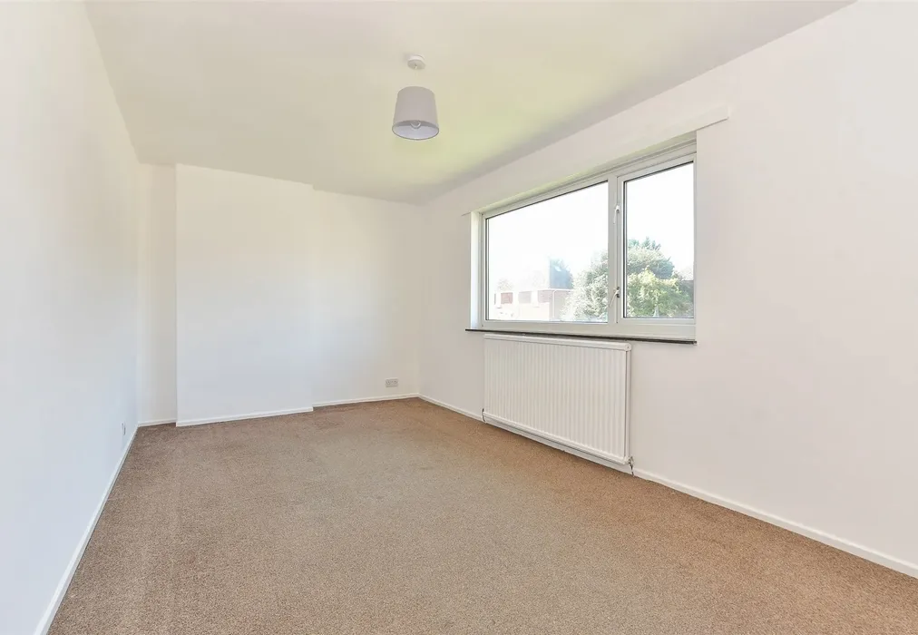 Lounge - Argyle Road, Newport, Isle of Wight - Wards of Kent