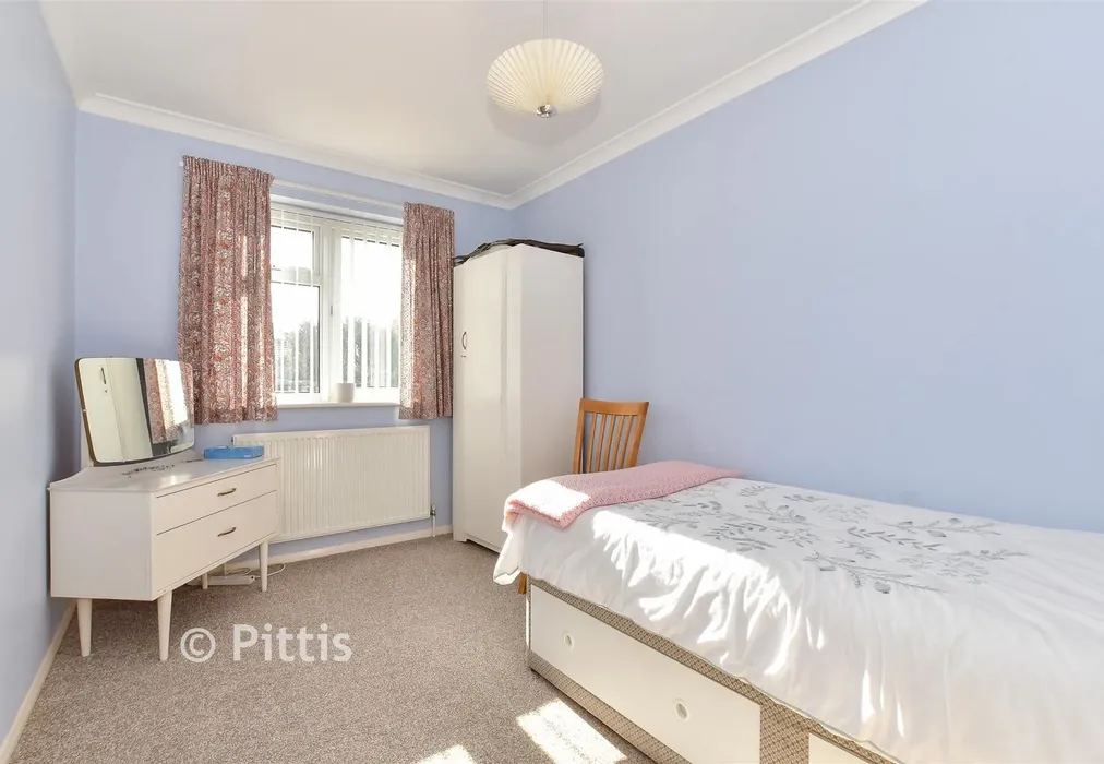 Bedroom 3 - Merrie Gardens, Lake, Isle of Wight - Wards of Kent