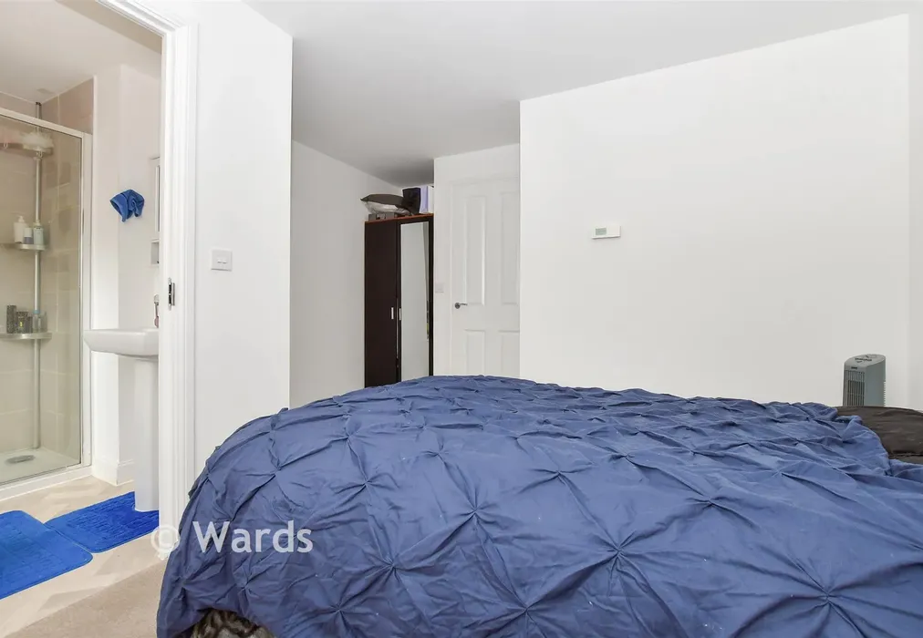 Bedroom 1 - Redstart Hill, Whitfield, Dover, Kent - Wards of Kent