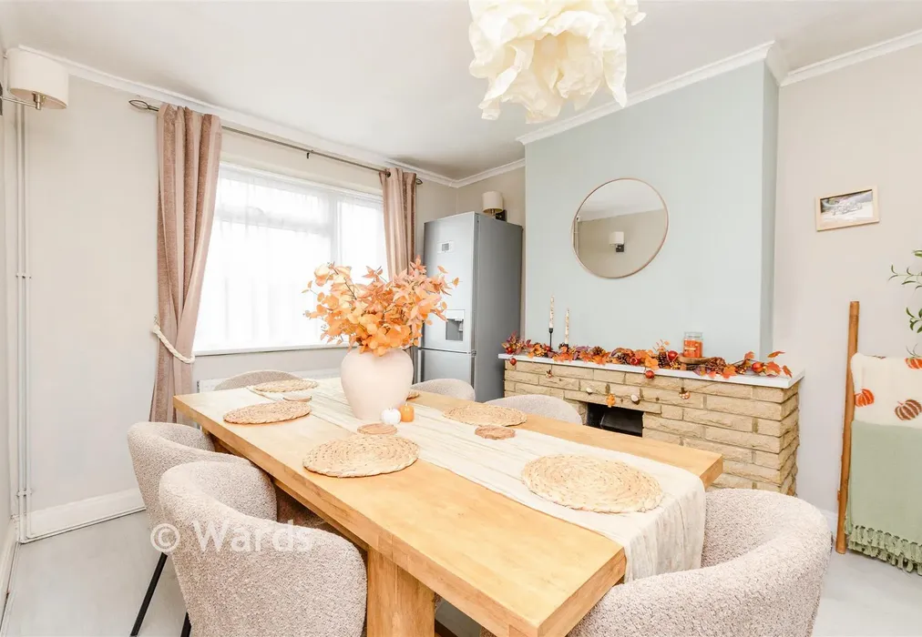 Dining Room - Burnham Crescent, Dartford, Kent - Wards of Kent