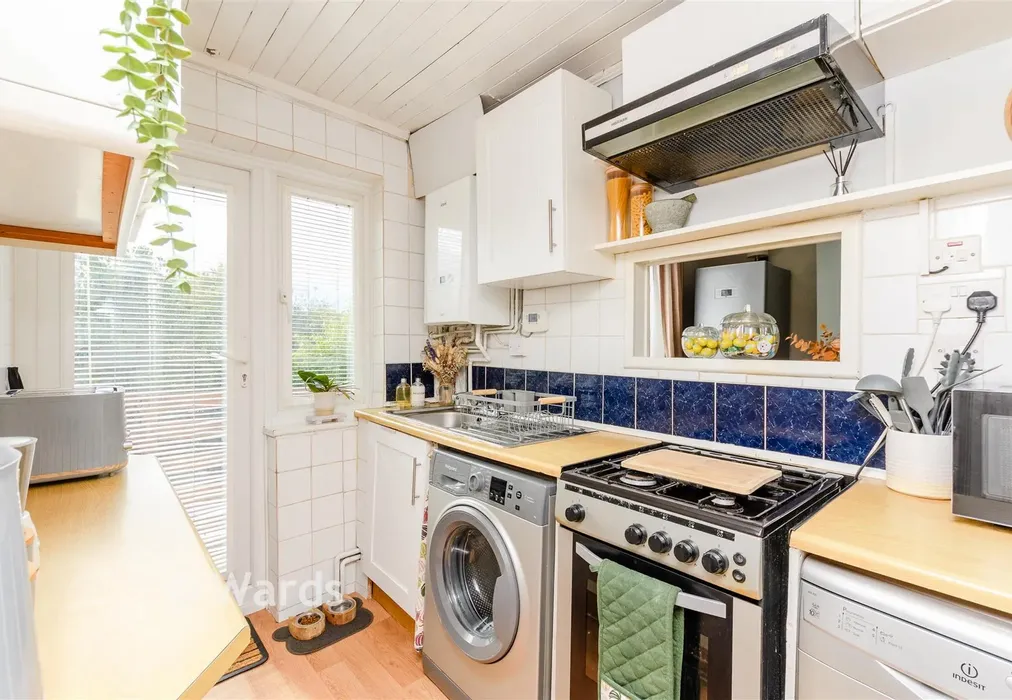 Kitchen - Burnham Crescent, Dartford, Kent - Wards of Kent