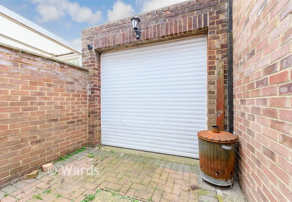 Garage - Cherry Trees, Hartley, Longfield, Kent - Wards of Kent