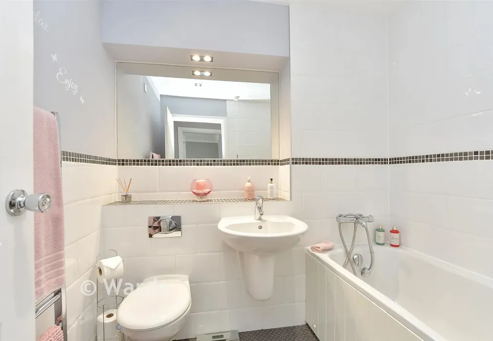 Bathroom - Hallwood Close, Parkwood, Gillingham, Kent - Wards of Kent