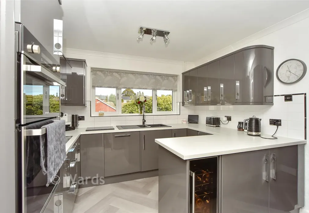 Kitchen - Hallwood Close, Parkwood, Gillingham, Kent - Wards of Kent