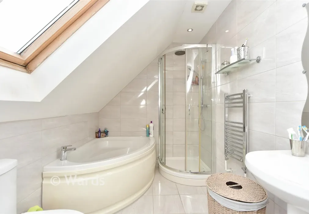 En-Suite Bathroom - Island Way East, St Marys Island, Chatham, Kent - Wards of Kent