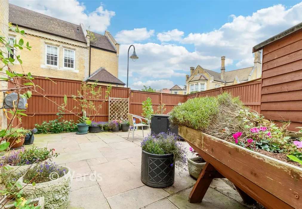 Rear Garden - Chapel Drive, Dartford, Kent - Wards of Kent