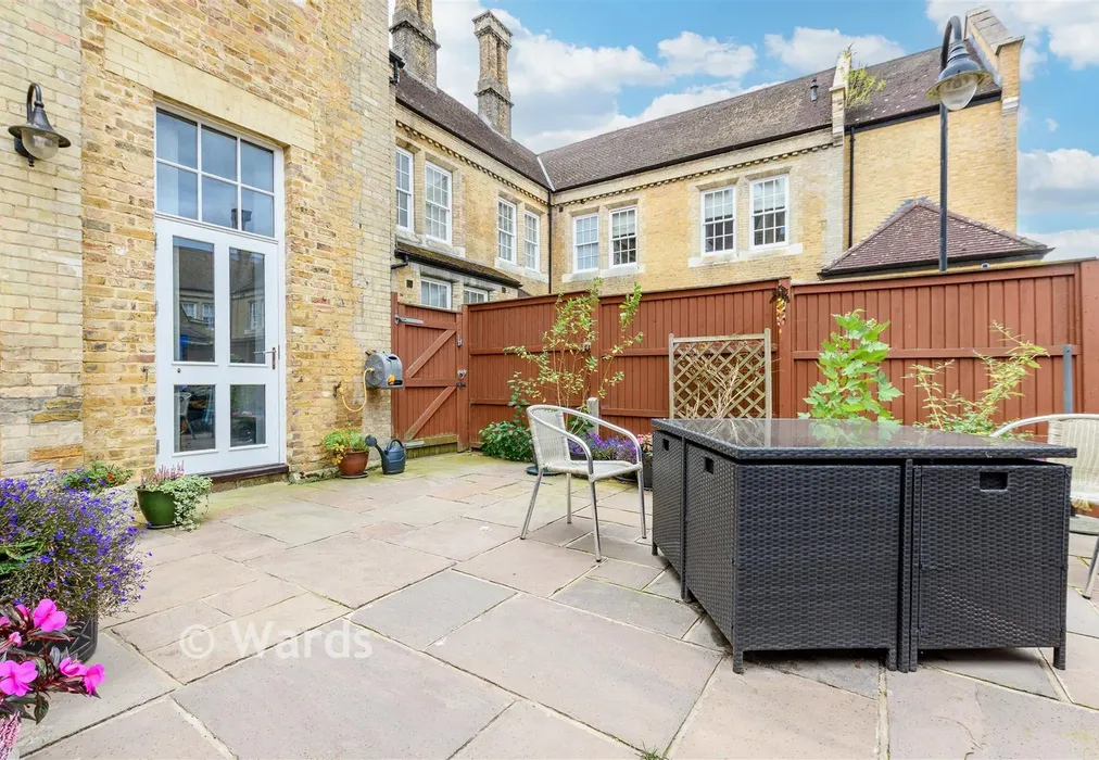 Rear Garden - Chapel Drive, Dartford, Kent - Wards of Kent