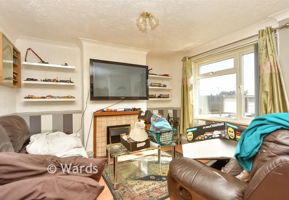 Lounge - Priory Place, Faversham, Kent - Wards of Kent