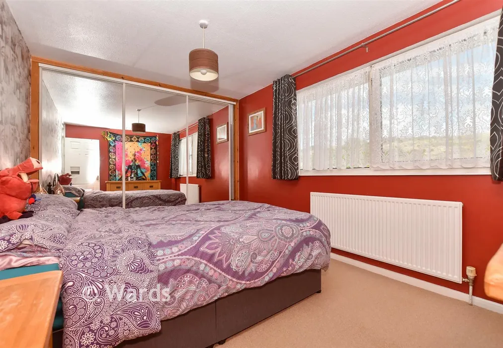 Bedroom 1 - Dove Close, Hythe, Kent - Wards of Kent