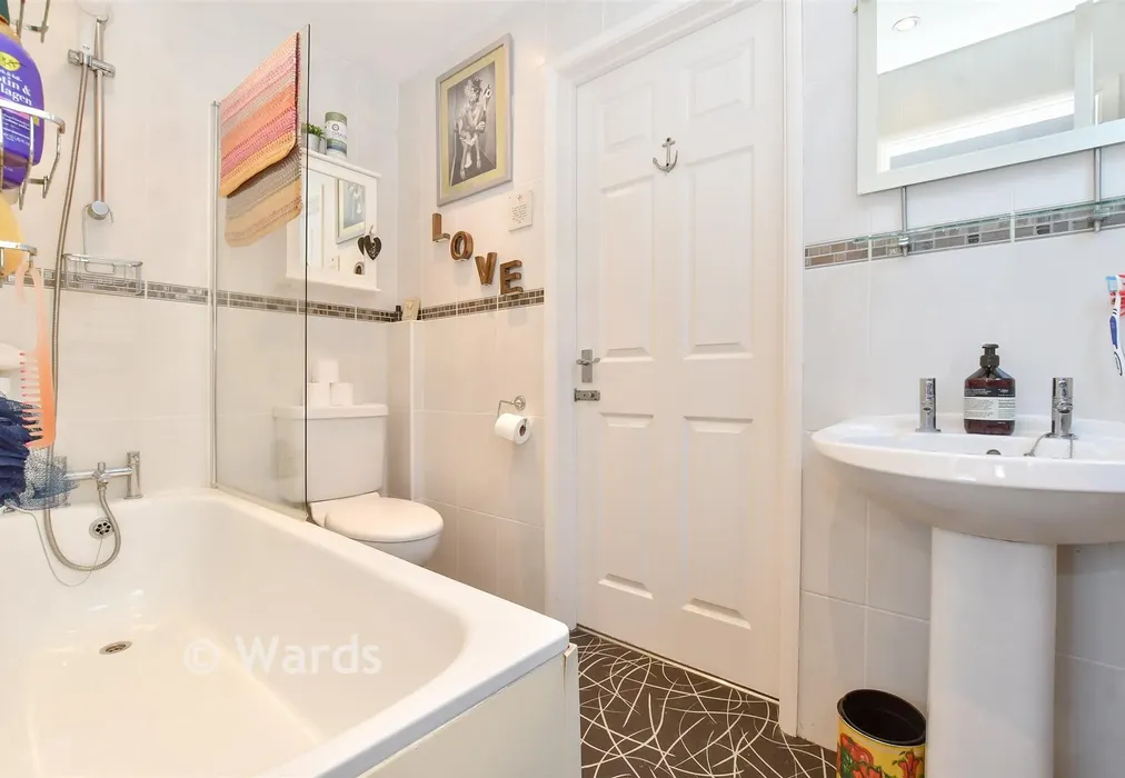 Jack And Jill En-Suite - Dove Close, Hythe, Kent - Wards of Kent
