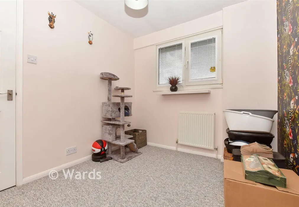 Dressing Room - Dove Close, Hythe, Kent - Wards of Kent