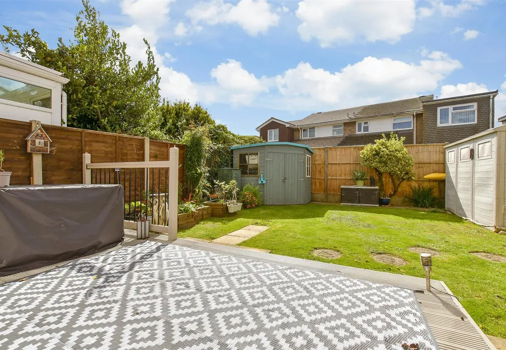 Patio / Decking - Dove Close, Hythe, Kent - Wards of Kent