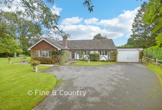 Pound Green, Buxted, Uckfield, East Sussex - Wards of Kent