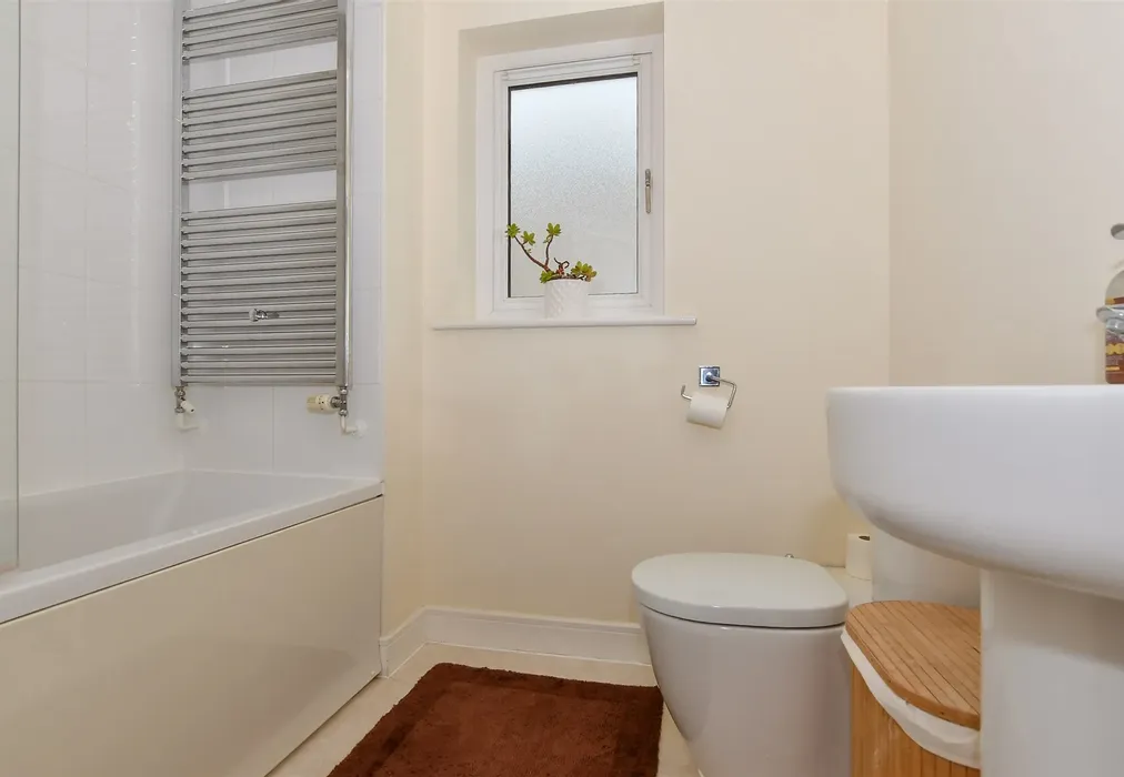 Bathroom - St. Catherine's Road, Maidstone, Kent - Wards of Kent