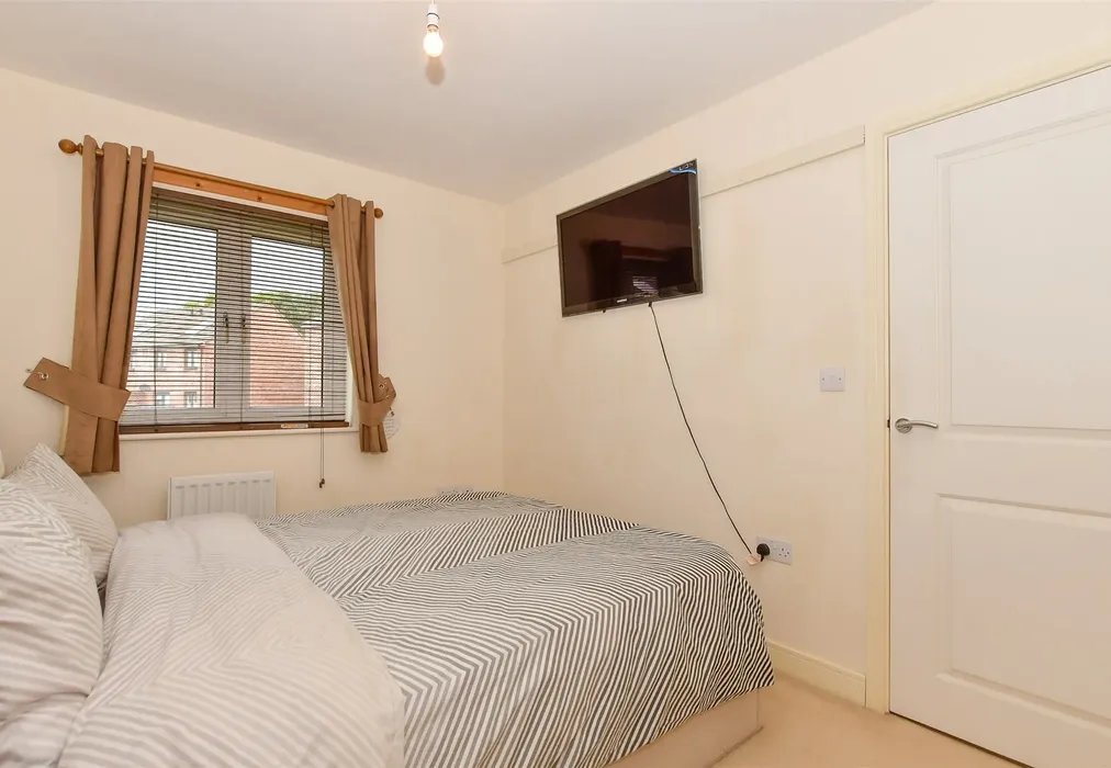 Bedroom 1 - St. Catherine's Road, Maidstone, Kent - Wards of Kent