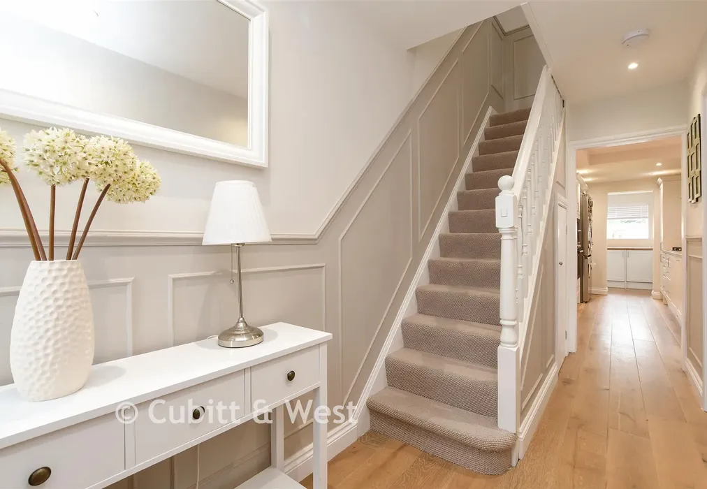 Entrance Hall - Oxford Road, Wallington, Surrey - Wards of Kent