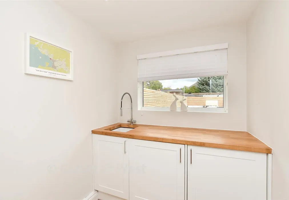 Utility Area - Oxford Road, Wallington, Surrey - Wards of Kent