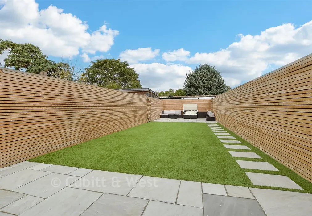 Rear Garden - Oxford Road, Wallington, Surrey - Wards of Kent