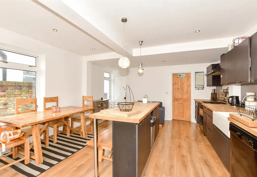 Kitchen/ Diner - Cobden Road, Hythe, Kent - Wards of Kent