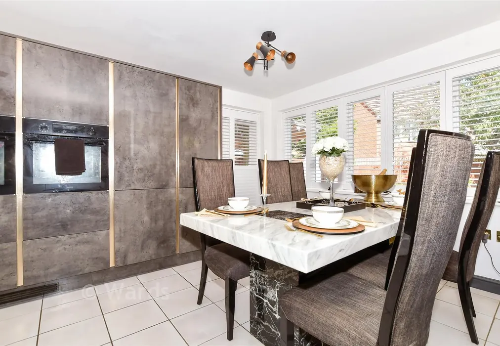 Kitchen/Breakfast Room - Bovarde Avenue, Kings Hill, West Malling, Kent - Wards of Kent