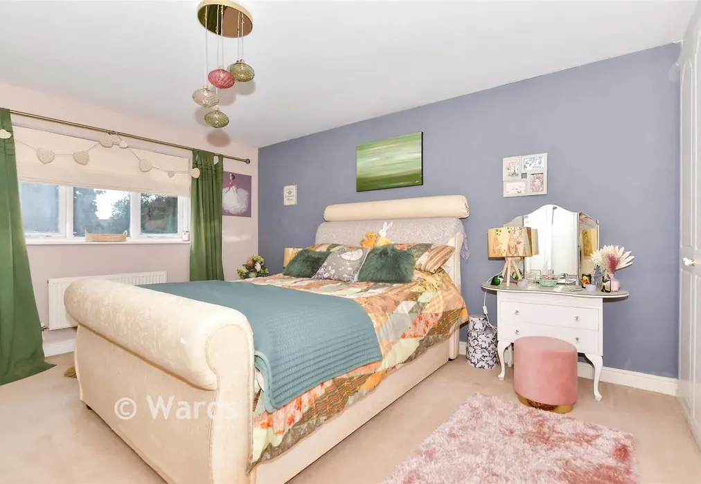 Bedroom 2 - Bovarde Avenue, Kings Hill, West Malling, Kent - Wards of Kent