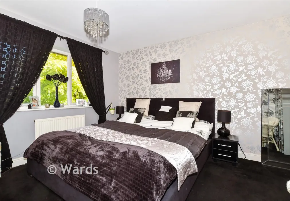 Bedroom 4 - Bovarde Avenue, Kings Hill, West Malling, Kent - Wards of Kent
