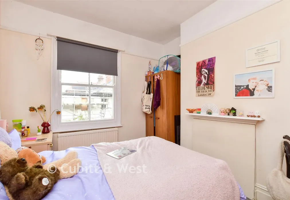 Bedroom 2 - Queens Park Road, Brighton, East Sussex - Wards of Kent