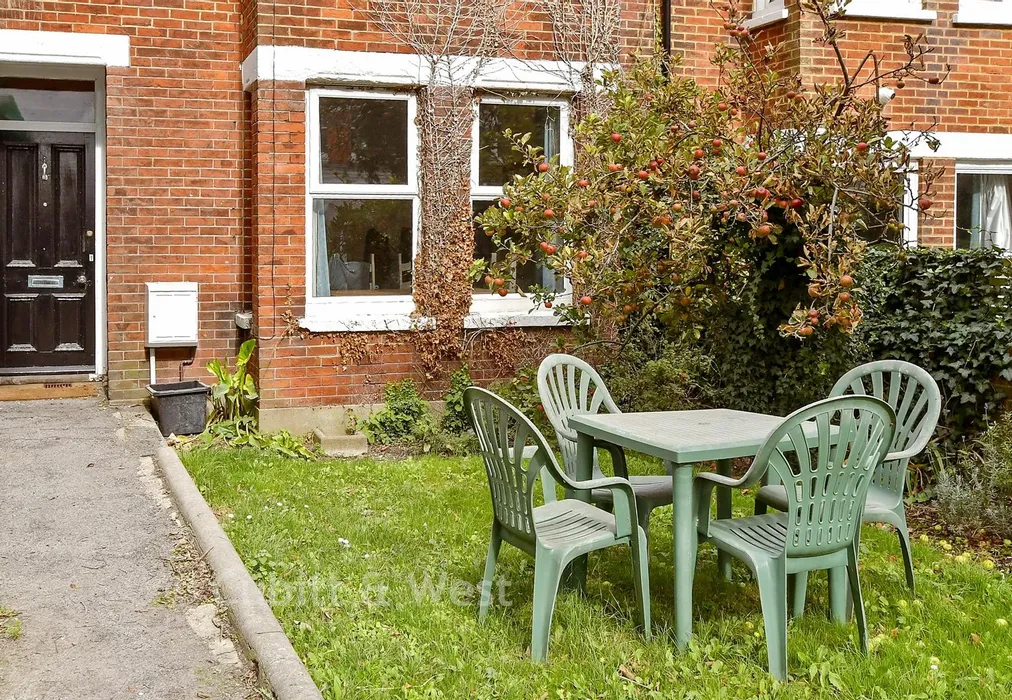 Front Garden - Queens Park Road, Brighton, East Sussex - Wards of Kent
